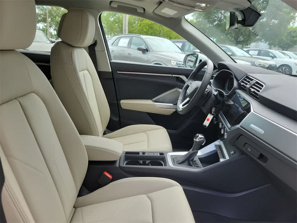 Thumbnail: 2025 Audi Q3 - 22