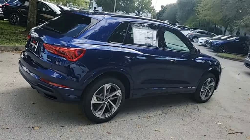 Thumbnail: 2025 Audi Q3 - 8