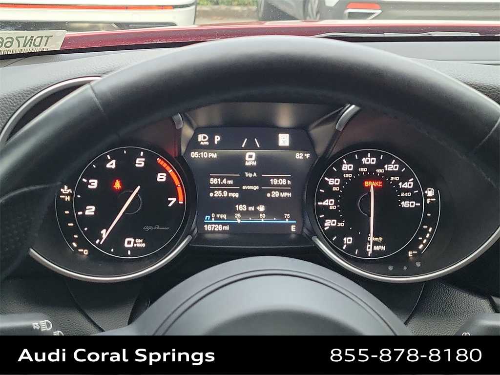 Thumbnail: 2022 Alfa Romeo Giulia - 18