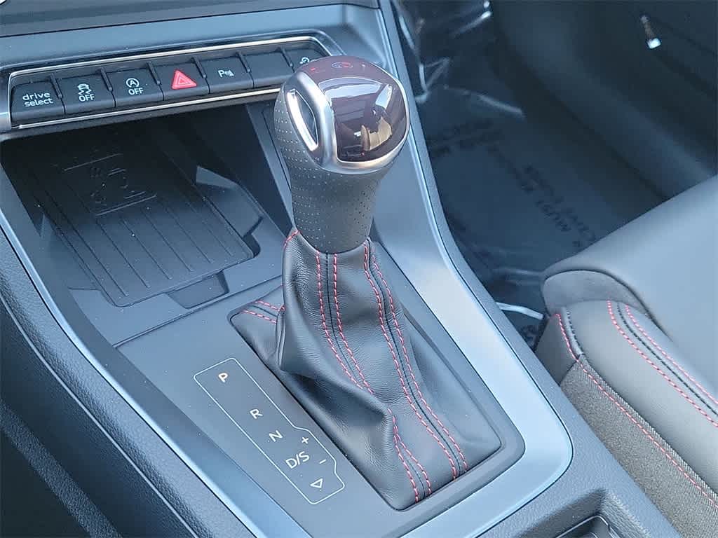 Thumbnail: 2025 Audi Q3 - 17