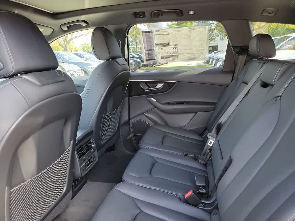 Thumbnail: 2026 Audi Q7 - 20