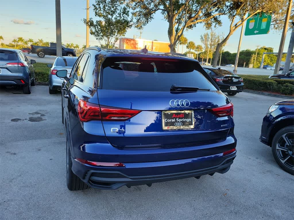 Thumbnail: 2025 Audi Q3 - 12