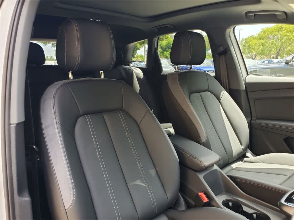 Thumbnail: 2025 Audi Q5 - 21