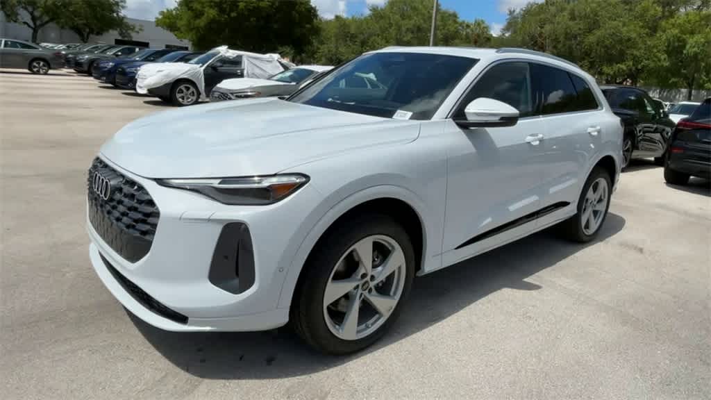 Thumbnail: 2025 Audi Q5 - 4