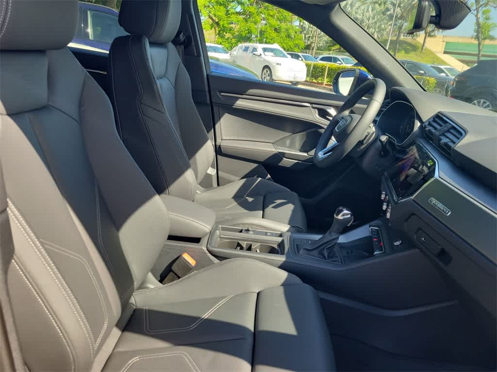 Thumbnail: 2025 Audi Q3 - 14