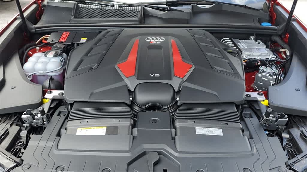 Thumbnail: 2025 Audi RS Q8 - 17