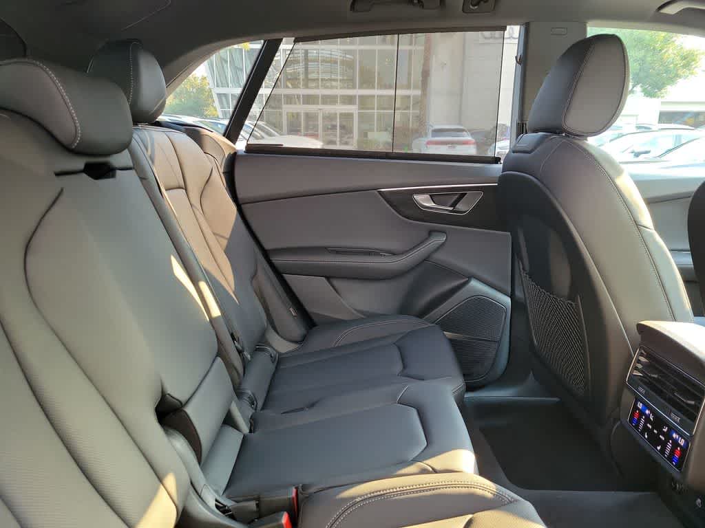 Thumbnail: 2026 Audi Q8 - 13