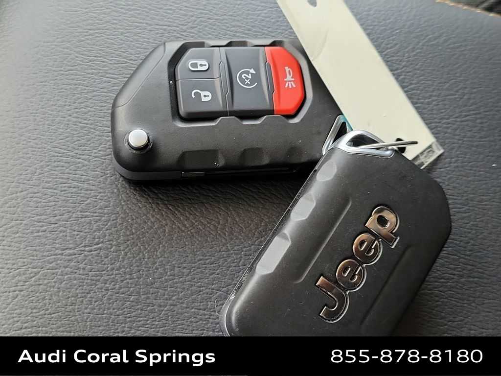 Thumbnail: 2025 Jeep Wrangler - 28