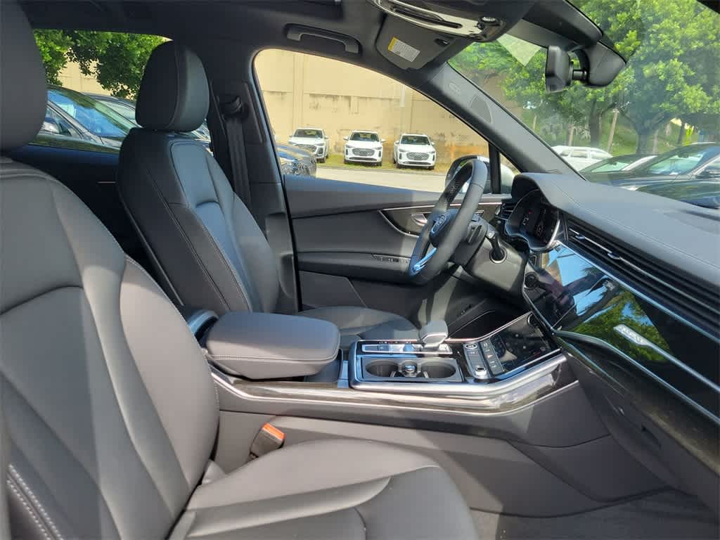 Thumbnail: 2026 Audi Q7 - 14