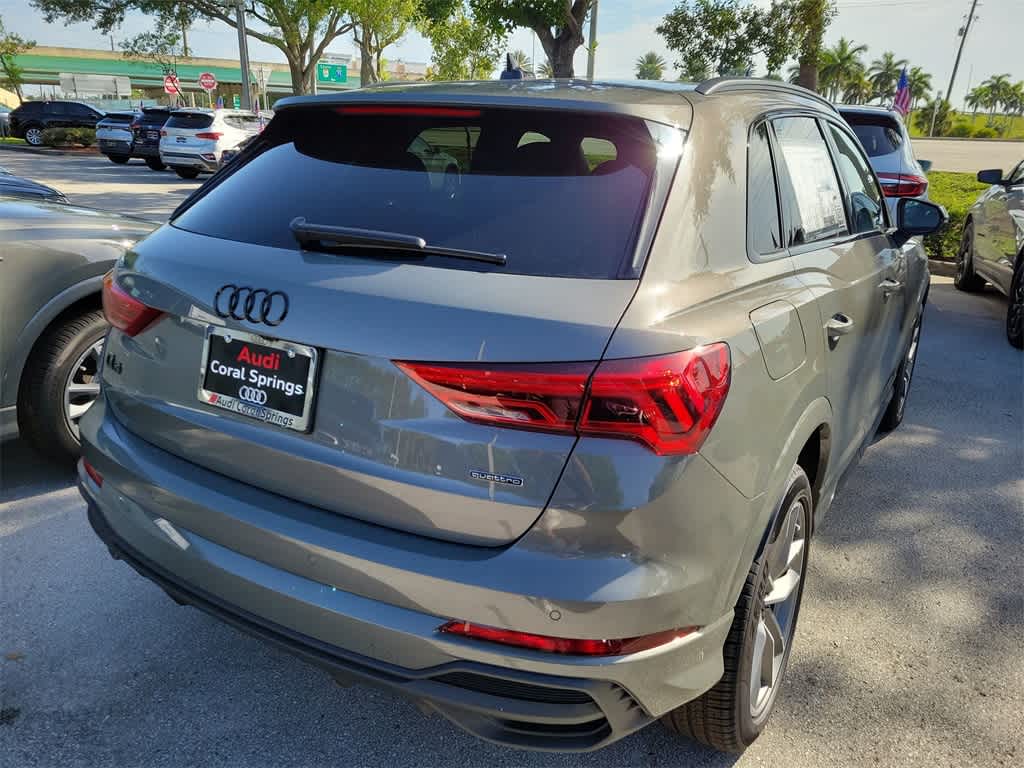 Thumbnail: 2025 Audi Q3 - 4