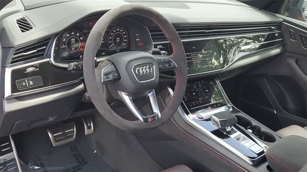 Thumbnail: 2025 Audi RS Q8 - 10