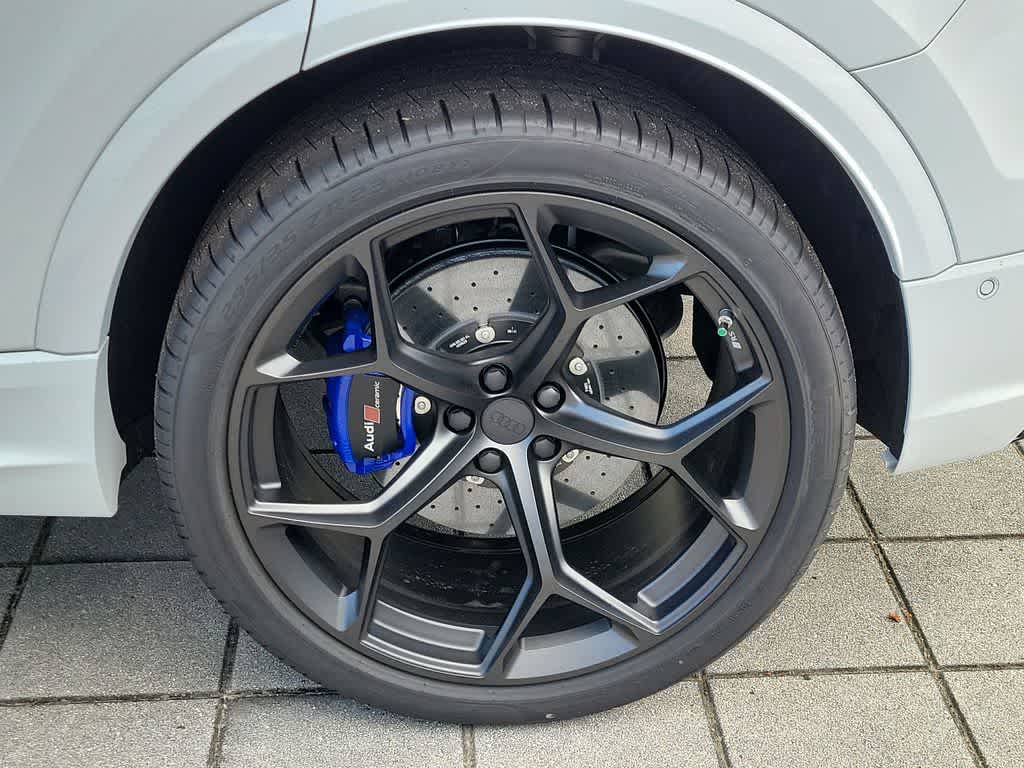 Thumbnail: 2026 Audi RS Q8 - 16