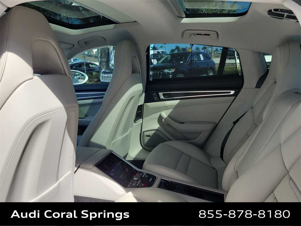 Thumbnail: 2022 Porsche Panamera - 20