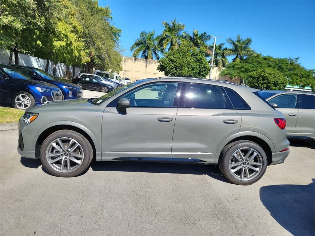 Thumbnail: 2025 Audi Q3 - 3