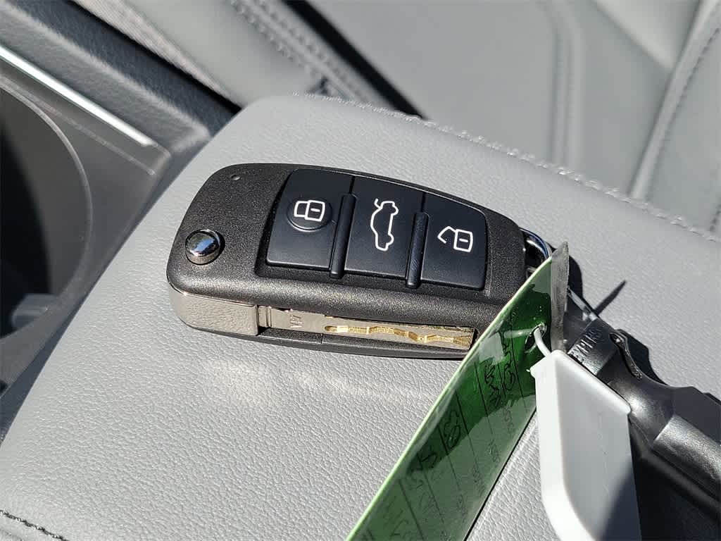 Thumbnail: 2025 Audi Q3 - 20