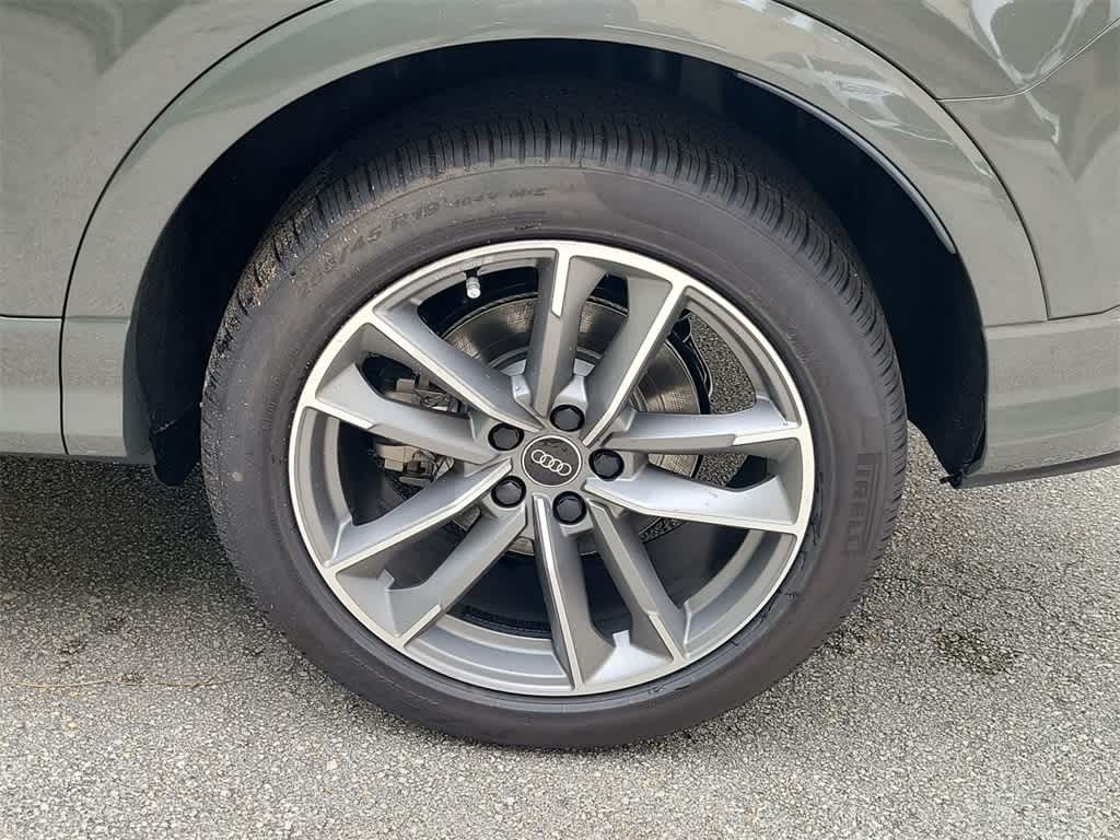 Thumbnail: 2025 Audi Q3 - 16