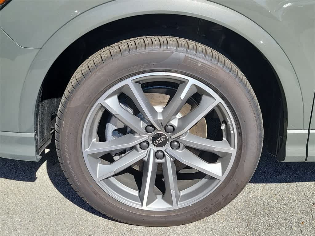 Thumbnail: 2025 Audi Q3 - 8