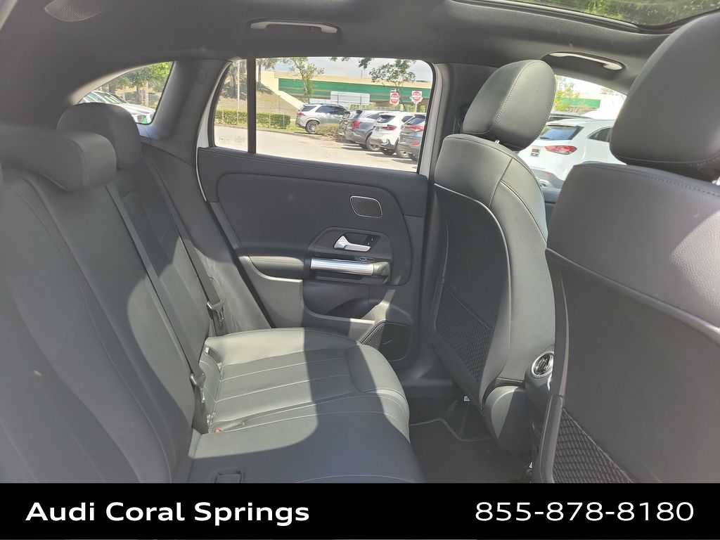 Thumbnail: 2023 Mercedes-Benz GLA - 21