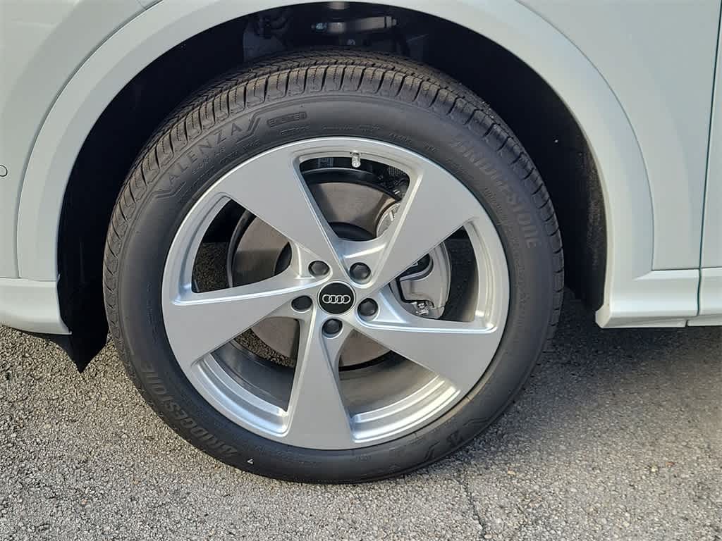 Thumbnail: 2025 Audi Q5 - 8