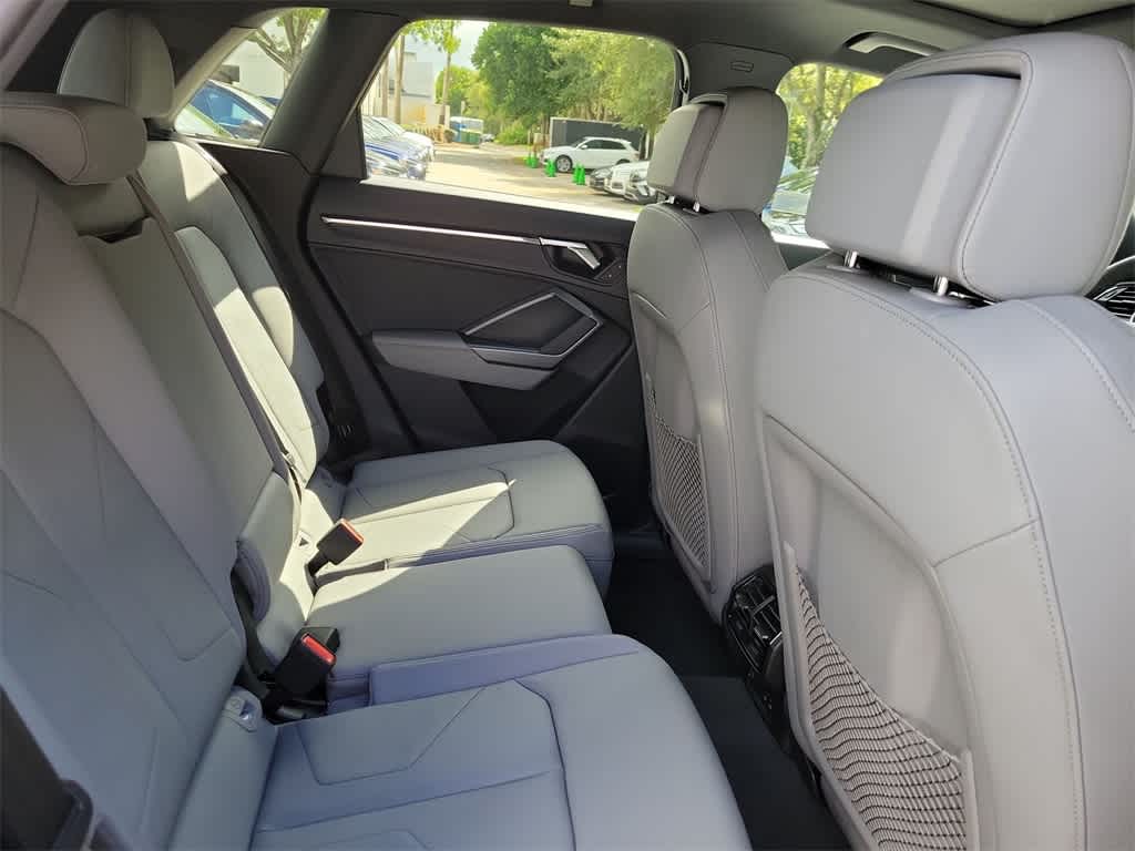 Thumbnail: 2025 Audi Q3 - 13