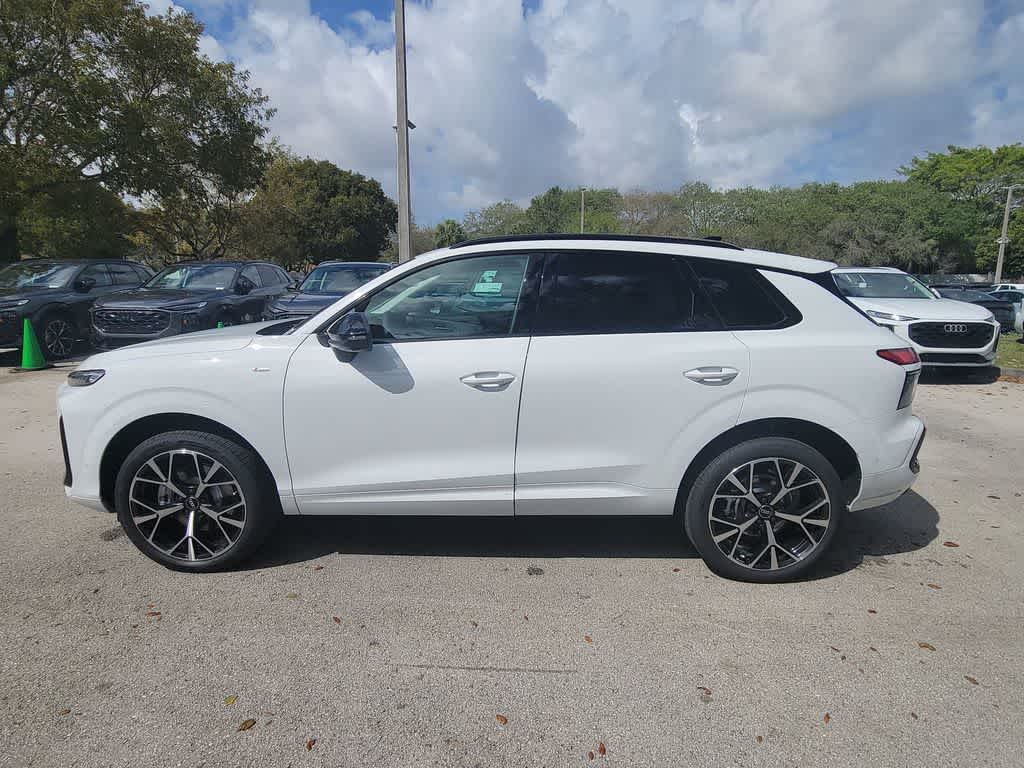 Thumbnail: 2026 Audi Q3 - 11