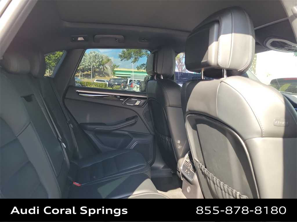 Thumbnail: 2023 Porsche Macan - 13