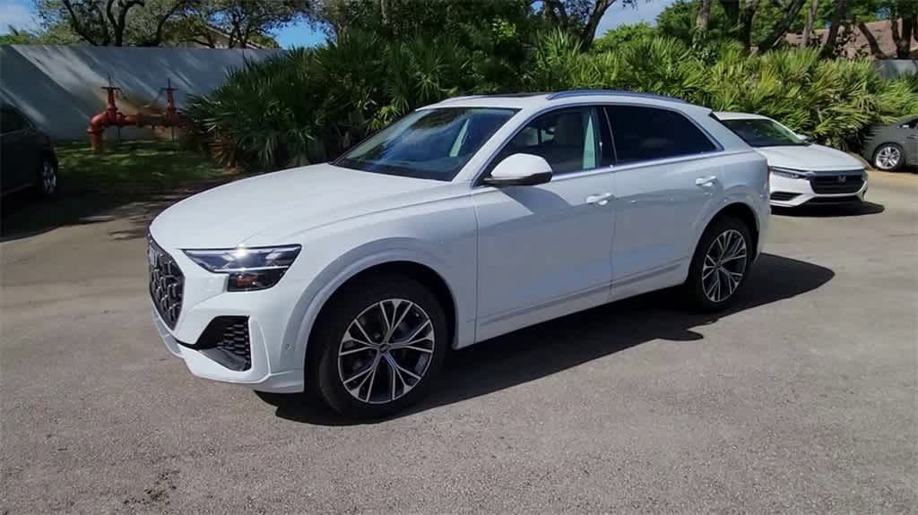 2025 Audi Q8 55 Premium photo 4