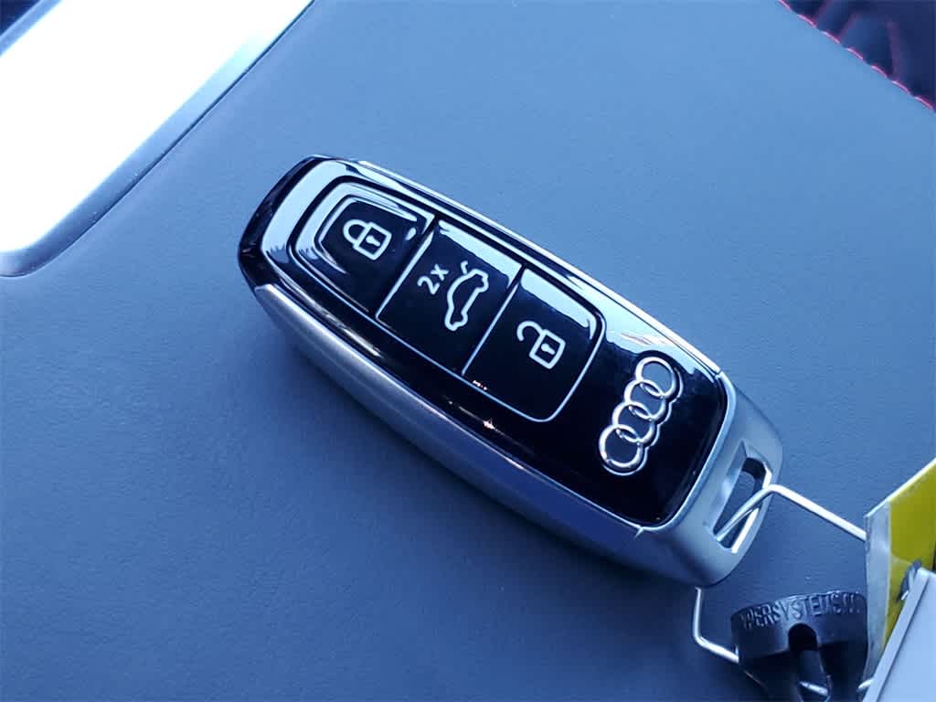 Thumbnail: 2025 Audi RS 6 - 28