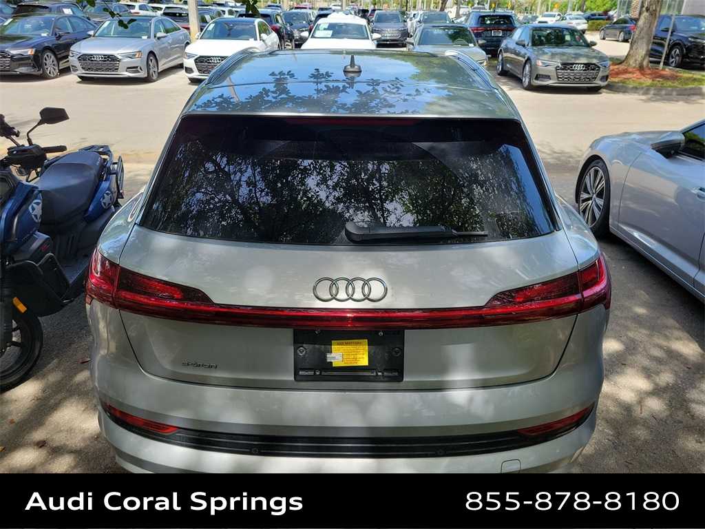 Thumbnail: 2019 Audi e-tron - 16