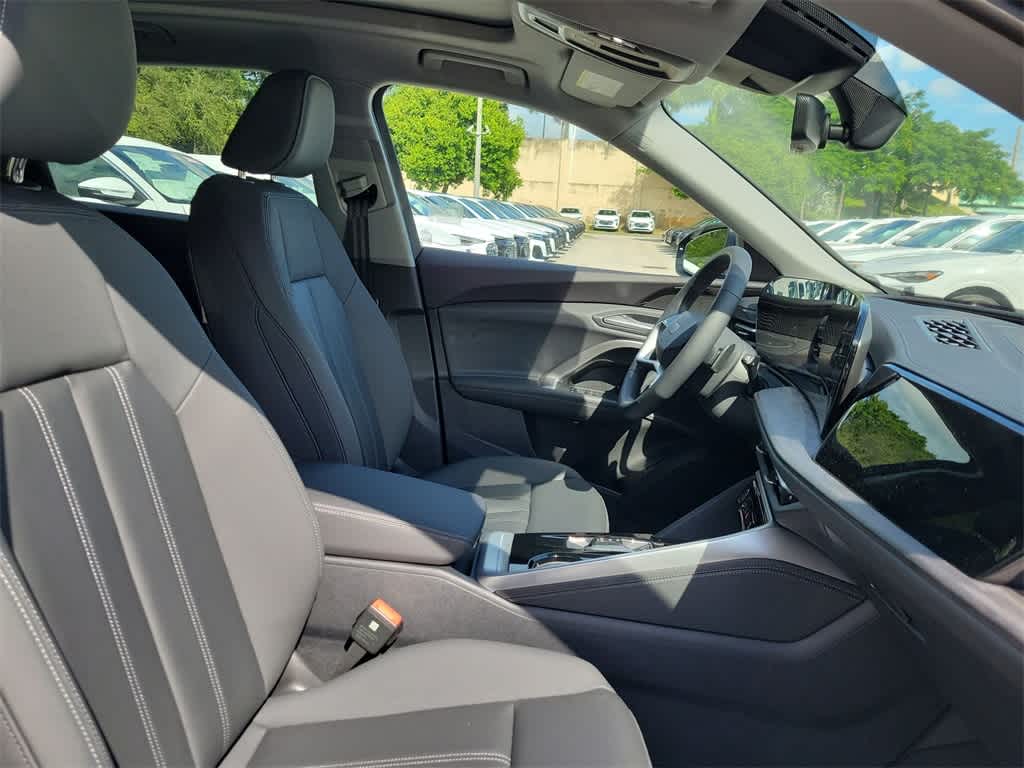 Thumbnail: 2025 Audi Q5 - 14