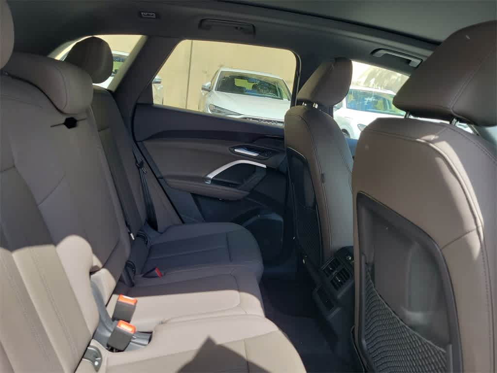 Thumbnail: 2025 Audi Q5 - 13