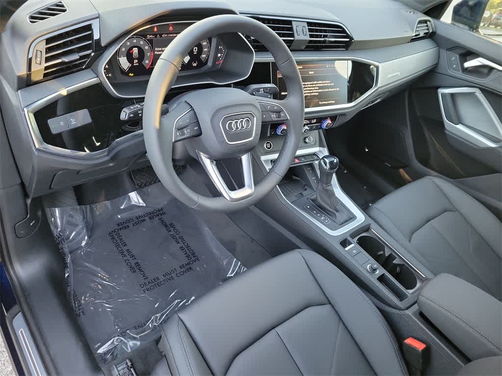 Thumbnail: 2025 Audi Q3 - 10