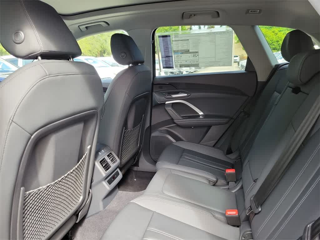 Thumbnail: 2025 Audi Q5 - 12