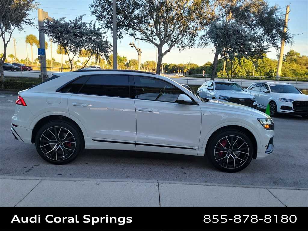 Thumbnail: 2022 Audi Q8 - 9