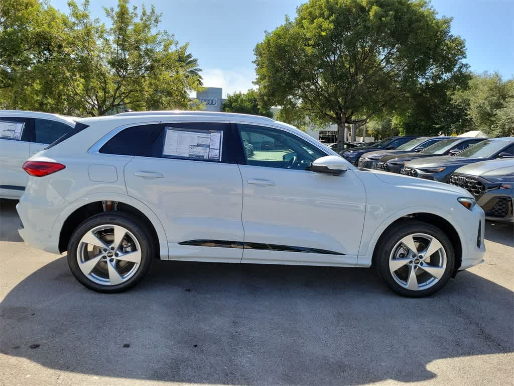 Thumbnail: 2025 Audi Q5 - 9