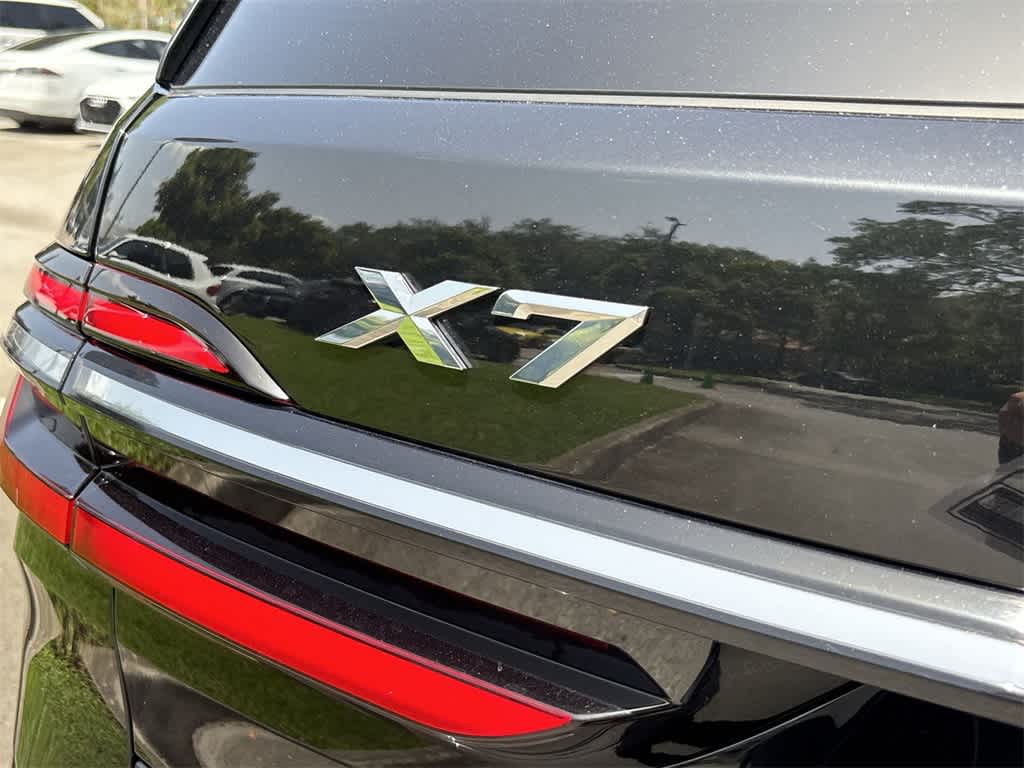 2023 BMW X7 xDrive40i 21