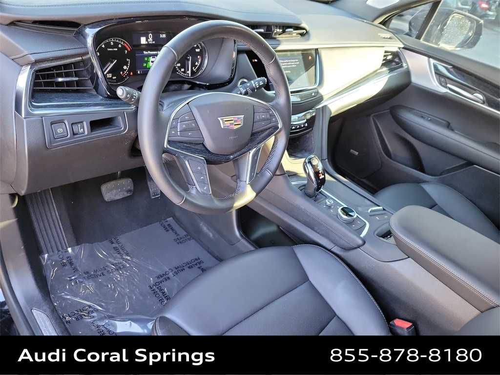 Thumbnail: 2023 Cadillac XT5 - 10