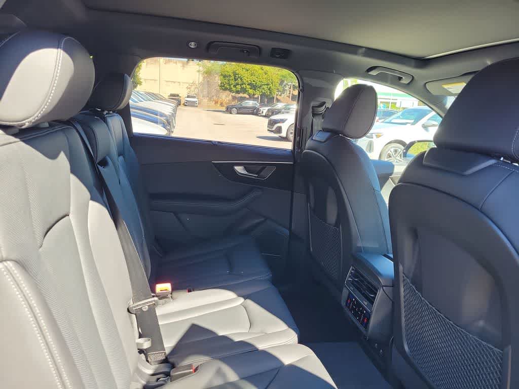 Thumbnail: 2026 Audi Q7 - 21