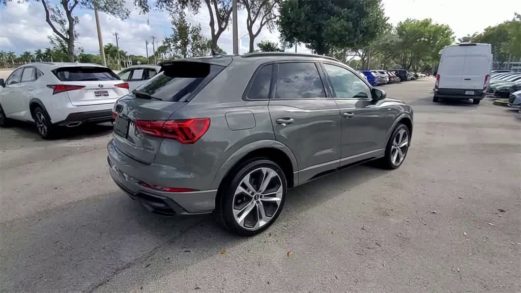 Thumbnail: 2022 Audi Q3 - 8