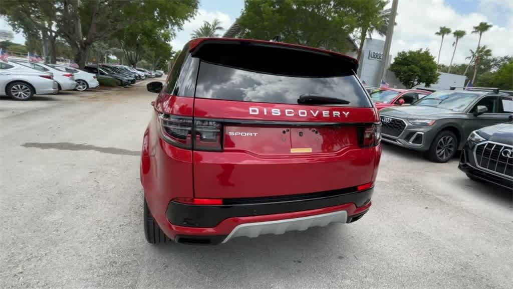 Thumbnail: 2024 Land Rover Discovery Sport - 7