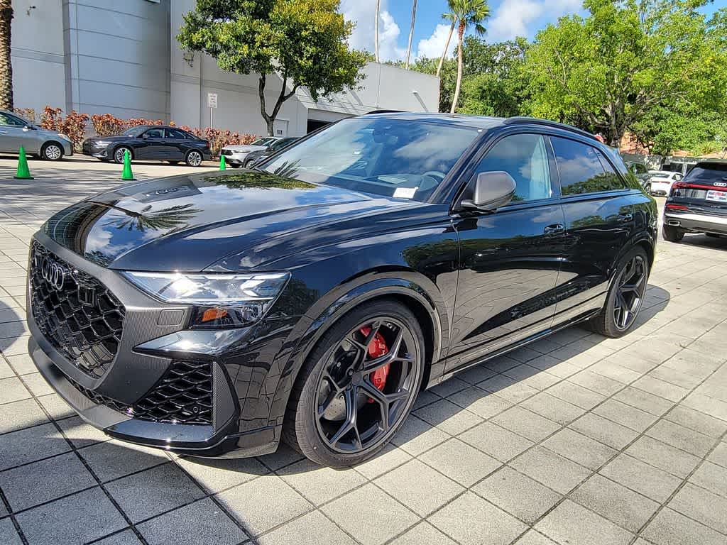 Thumbnail: 2026 Audi RS Q8 - 4