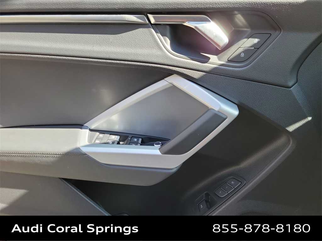 Thumbnail: 2025 Audi Q3 - 19