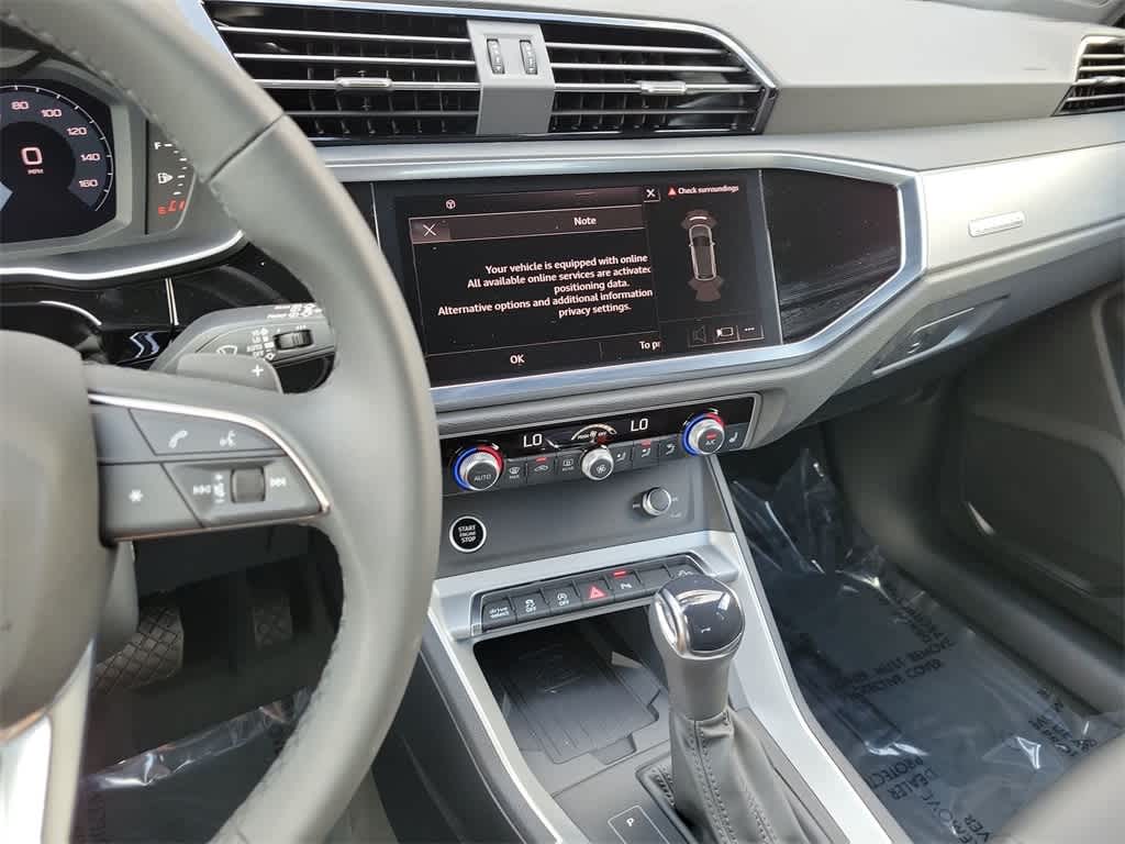 Thumbnail: 2025 Audi Q3 - 24