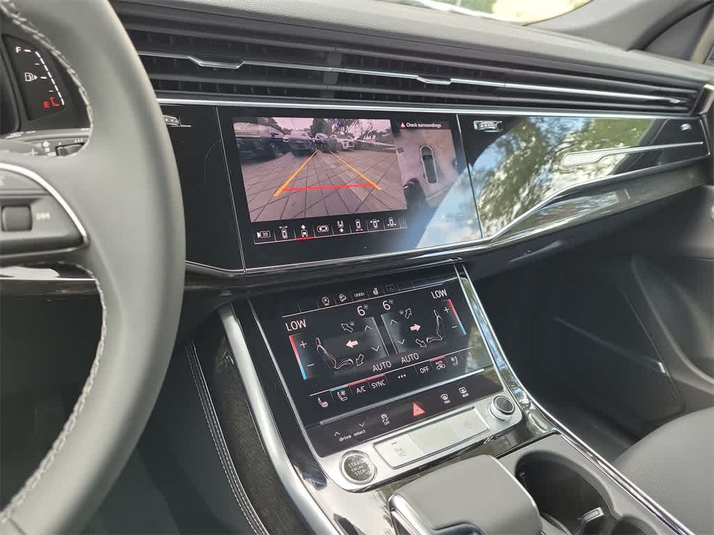 Thumbnail: 2026 Audi Q8 - 24