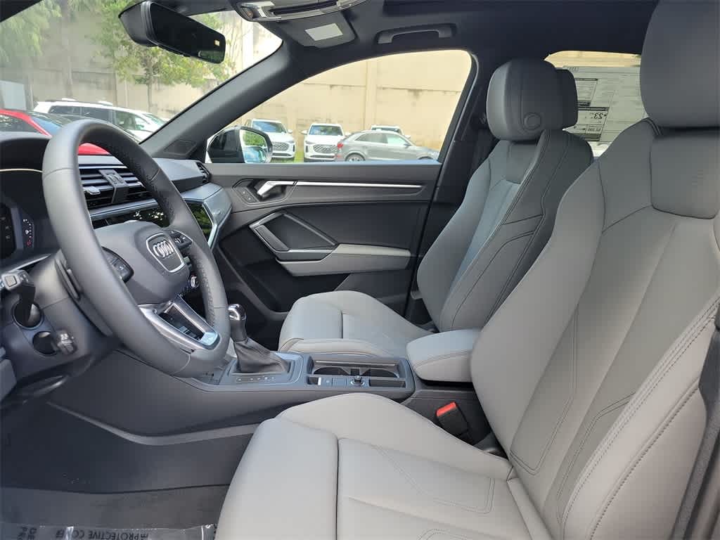 Thumbnail: 2025 Audi Q3 - 11