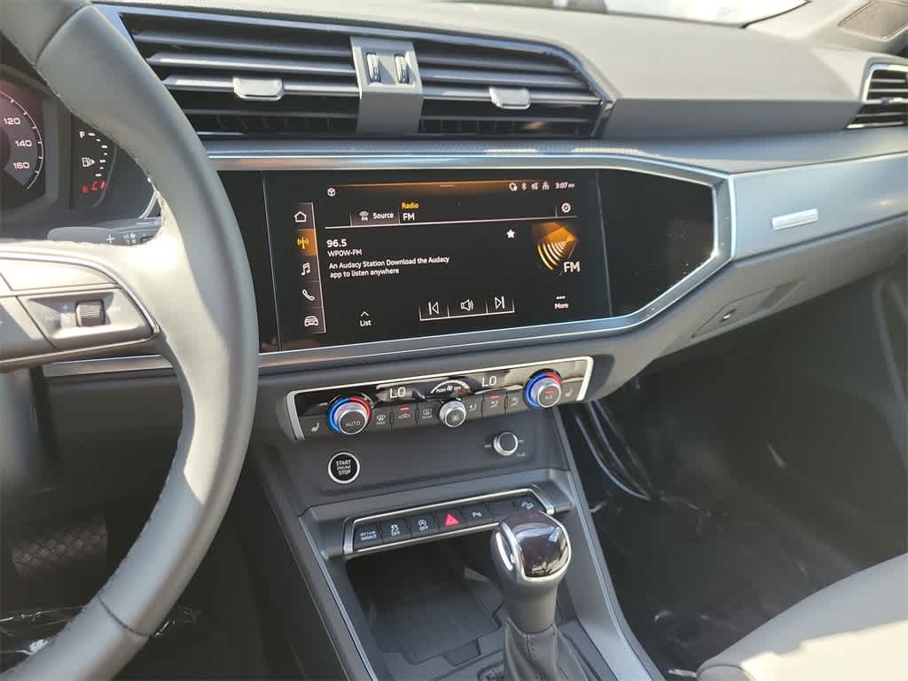 Thumbnail: 2025 Audi Q3 - 16