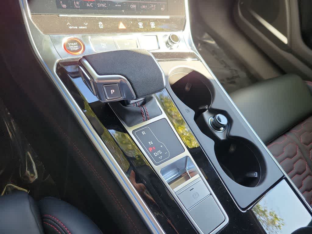 Thumbnail: 2026 Audi RS 6 - 17