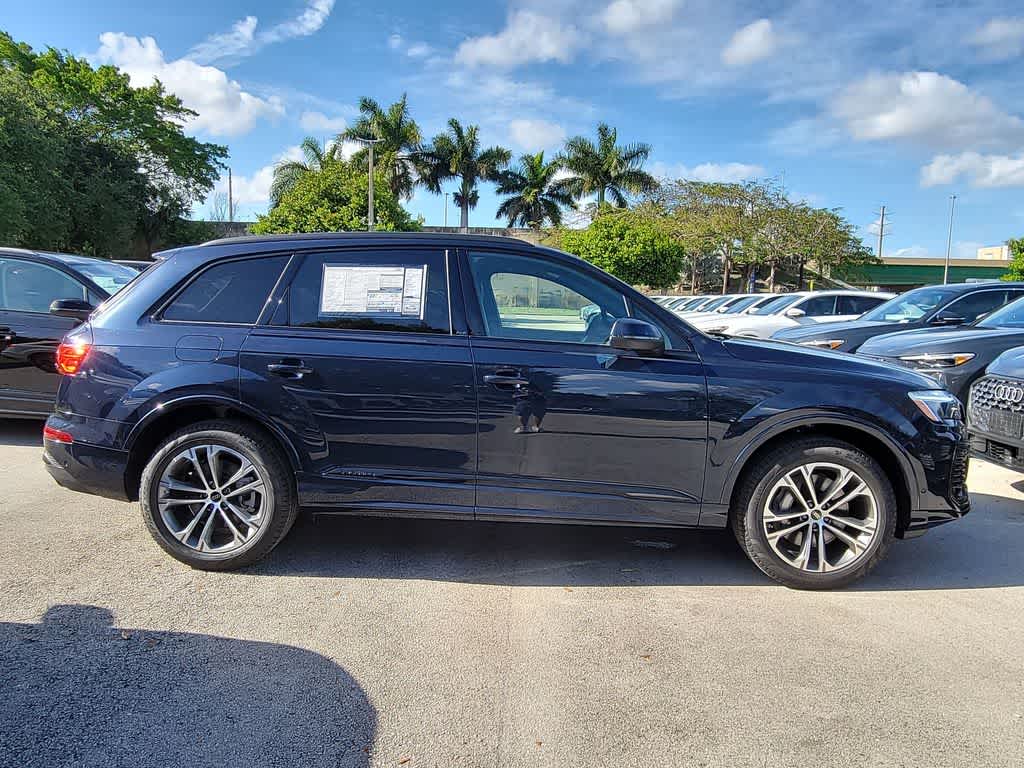 Thumbnail: 2026 Audi Q7 - 9