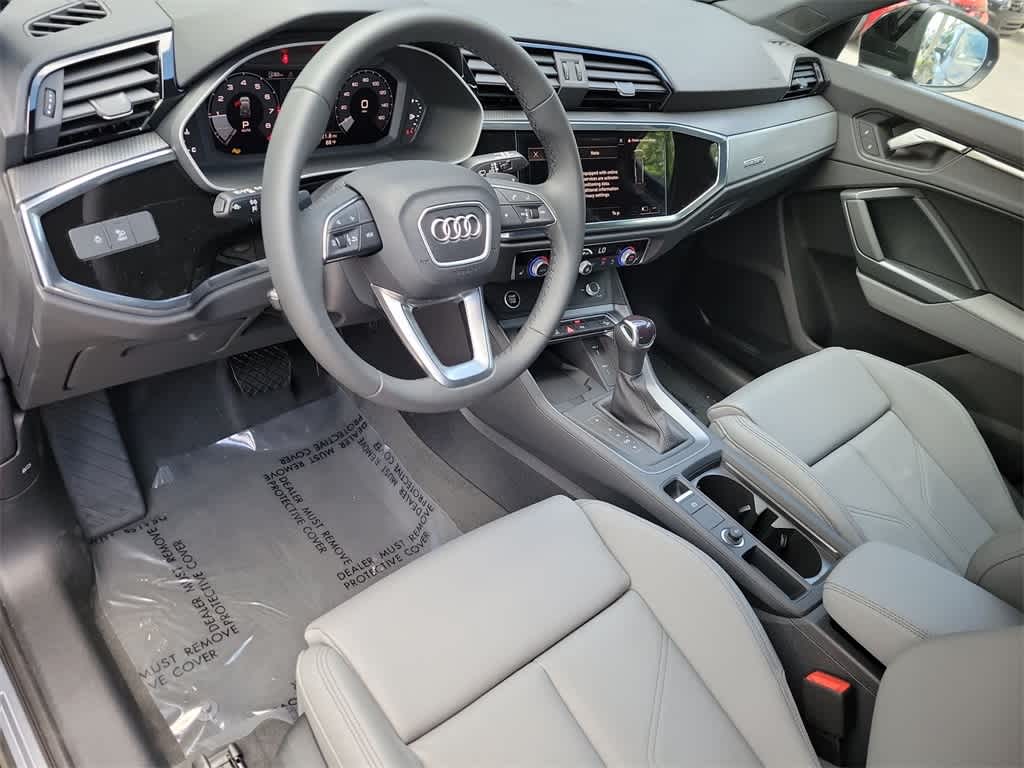 Thumbnail: 2025 Audi Q3 - 2