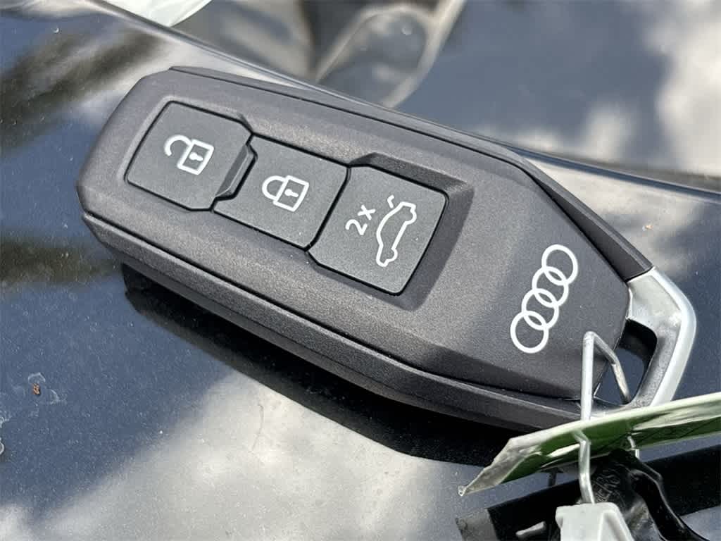 Thumbnail: 2025 Audi e-tron S - 34